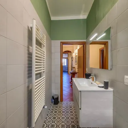 Apartment Stylish Flat In Tower Donati, 5 Min From Duomo Florenz