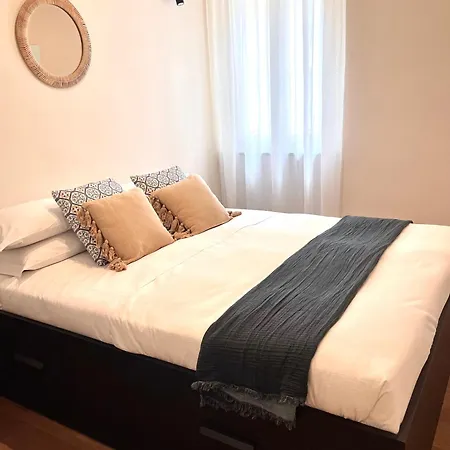 Apartment Stop&sleep Monolocali Essenziali A 5 Min Dagli Uffizi