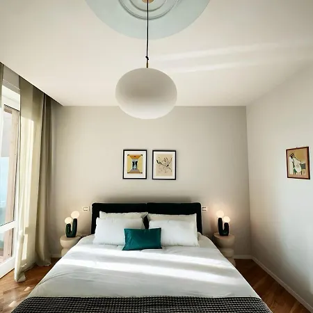 Daire Modern High Floor With Park View Floransa