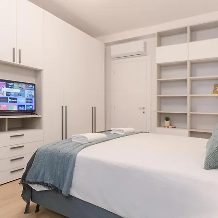 Bright & Modern 4 Bedrooms In Center *