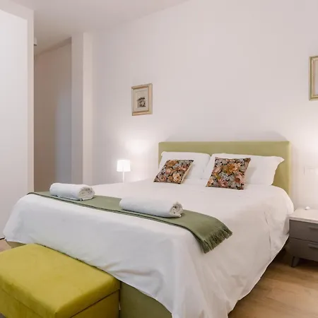 Apartment Bright & Modern 4 Bedrooms In Center *