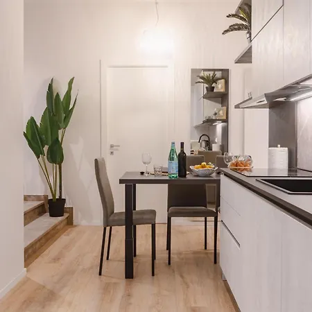 Bright & Modern 4 Bedrooms In Center *