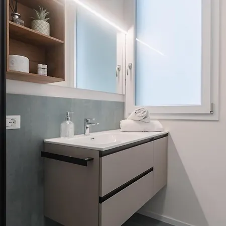 Apartment Bright & Modern 4 Bedrooms In Center Florence
