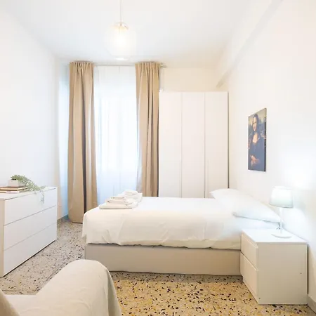 Three-bedroom Apartamento *