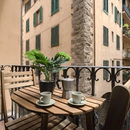 Ponte Vecchio Vintage Apartment Florence