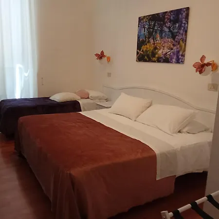 Oda ve Kahvaltı Madrid 2*