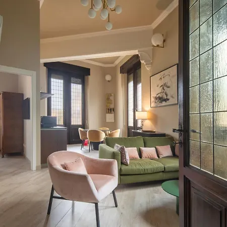 Tuscan Refined Retreat Apartment *