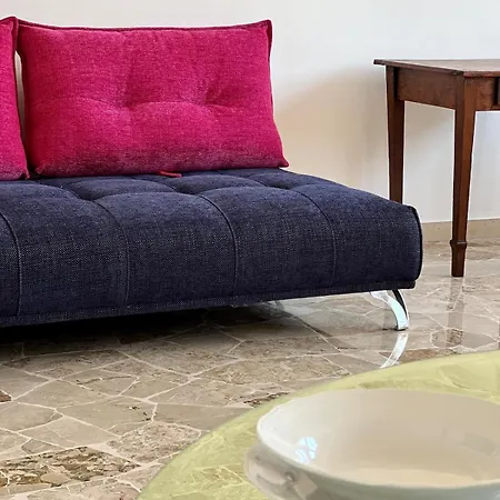 Giuliana Apartment *