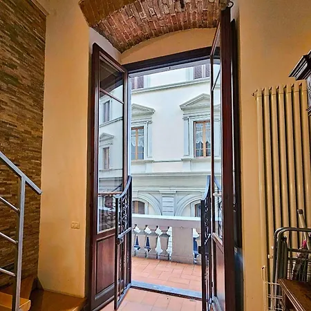 Tosinghi Charme E Spazio - Balcone Con Vista Nel Centro Apartment
