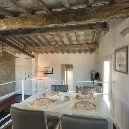 Beautiful Terrace Serragli Apartment