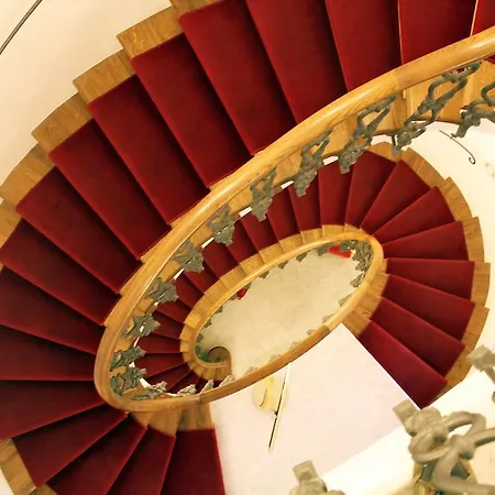 Hotel Albani 4*