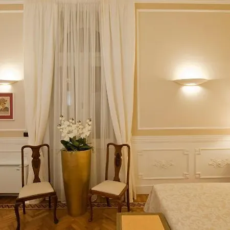 Palazzo Lombardo Bed & Breakfast