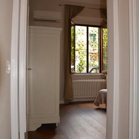 Oliver Flat * Florenz