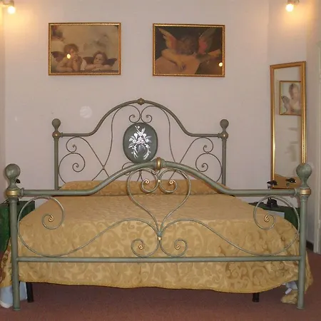 Oda ve Kahvaltı Sant'ambrogio 5*