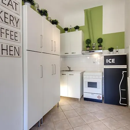 Number11 Apartment *