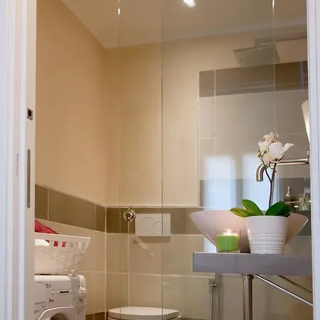 Stylish Apartment *