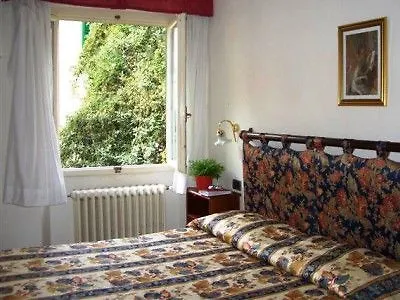 Hotel Piccolo Con Access Ztl !!! Nel Centro Storico Di !!! 2*