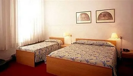 Centro Hotel 2*