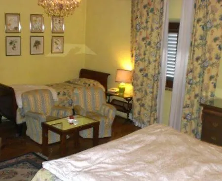 Azalee Hotel