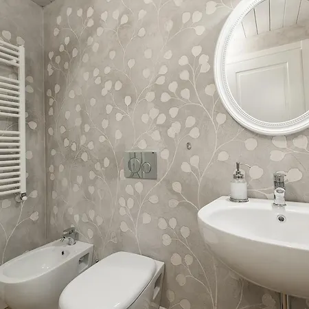 Contemporary Conce 2 Bedrooms Flat Florence