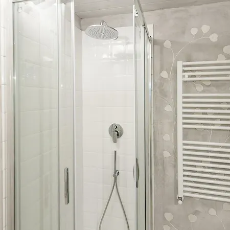 Contemporary Conce 2 Bedrooms Flat Florence