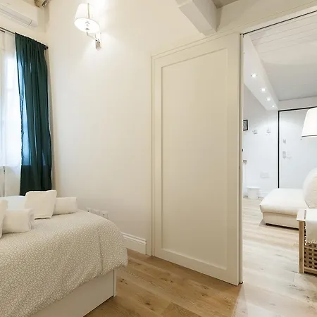 Contemporary Conce 2 Bedrooms Flat Florence