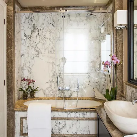 Grand And - Ricci Collection Hotel Florenz