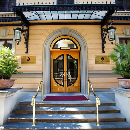 Hotel Albani 4*