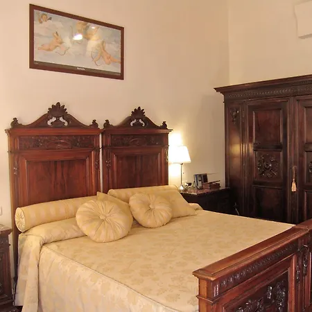 Coco Places Panerai, Centro Storico Affittacamere 2*