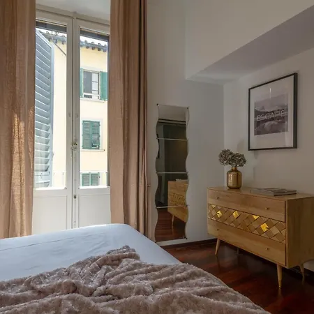 - Novella Balcony Florence