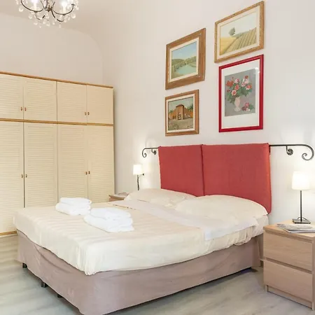 Santo Spirito 2 Bedrooms Appartamento *