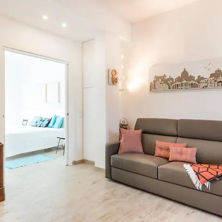Apartament Cool Flat Alberti Lift, Terraces, Free Parking Florencja