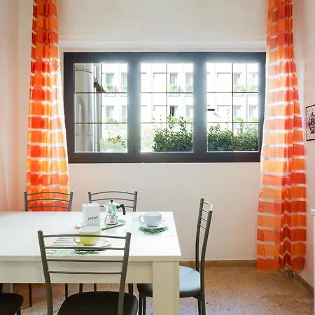 Ognissanti Apartment *