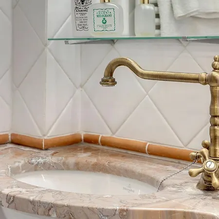 Apartment Garbo Charm, Case Galante Apartments In Florence Florence