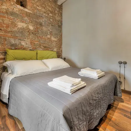Stone Walls Deluxe Apartment *