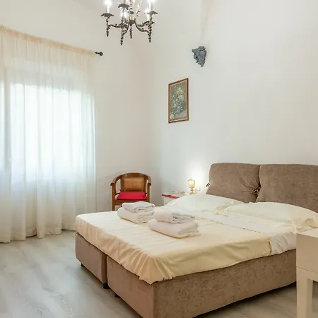 Santo Spirito 2 Bedrooms Appartamento Firenze