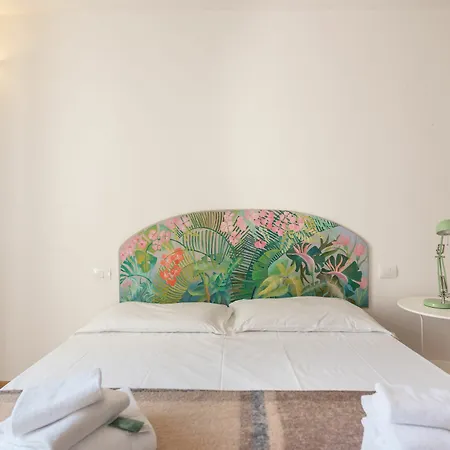 Pitti Cozy With Terrace Apartment