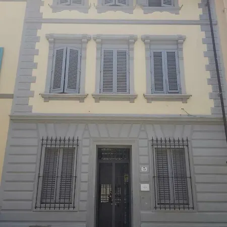 La Petite Maison Nocleg ze śniadaniem *