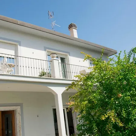 Comfort Bed & Breakfast 2*