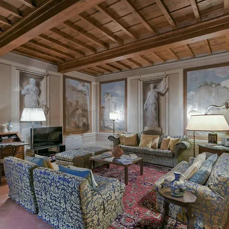 Donatello - Elegante E Spazioso A Pochi Minuti Dalla Stazione Apartment