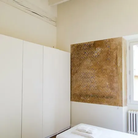 Ee Luxury Apartment