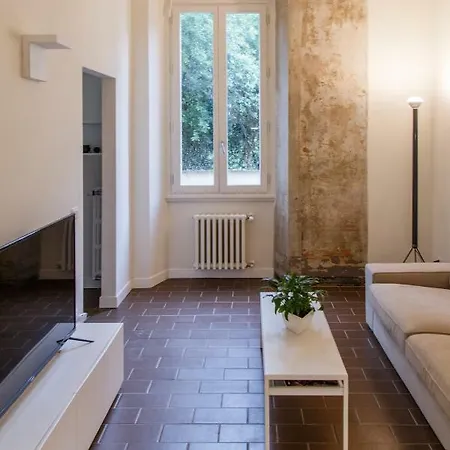Ee Luxury * Florence