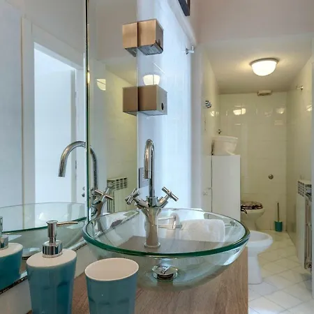 Orto Luminous With 2 Bedrooms Firenze