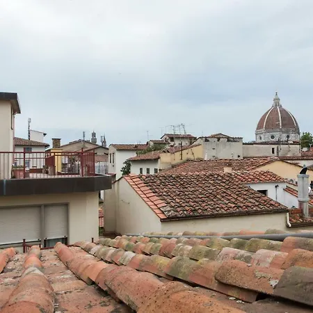 14 Via Nuova De' Caccini شقة
