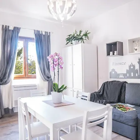 Cascine Holidays Apartment *