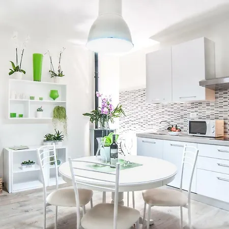 Cascine Holidays Apartment *