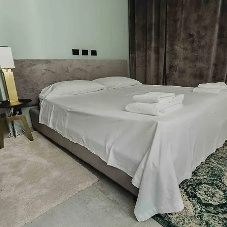 Ee Luxury Florence