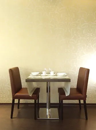 Cosmopolitan Hotel 4*