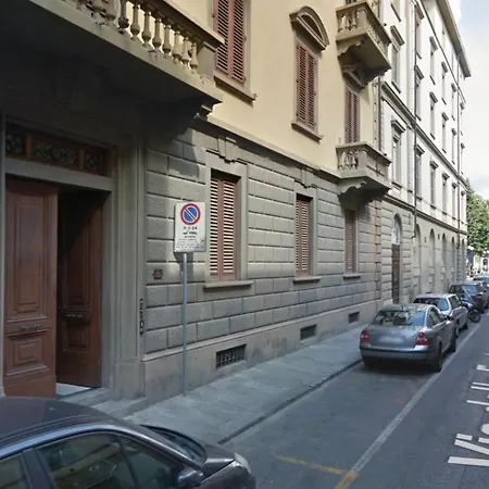Fortezza Second Floor Apartment Florence