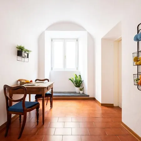 Apartment Historic Center! Charming Traditional Florentine Building - Ac,wifi - By Likehomeflorence